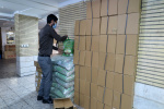 توزیع بسته‌های ارزاق توسط دبیرخانه مهرباران سازمان دانشجویان